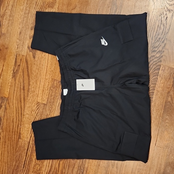 NWT Nike Cargo Pant - Picture 2 of 5